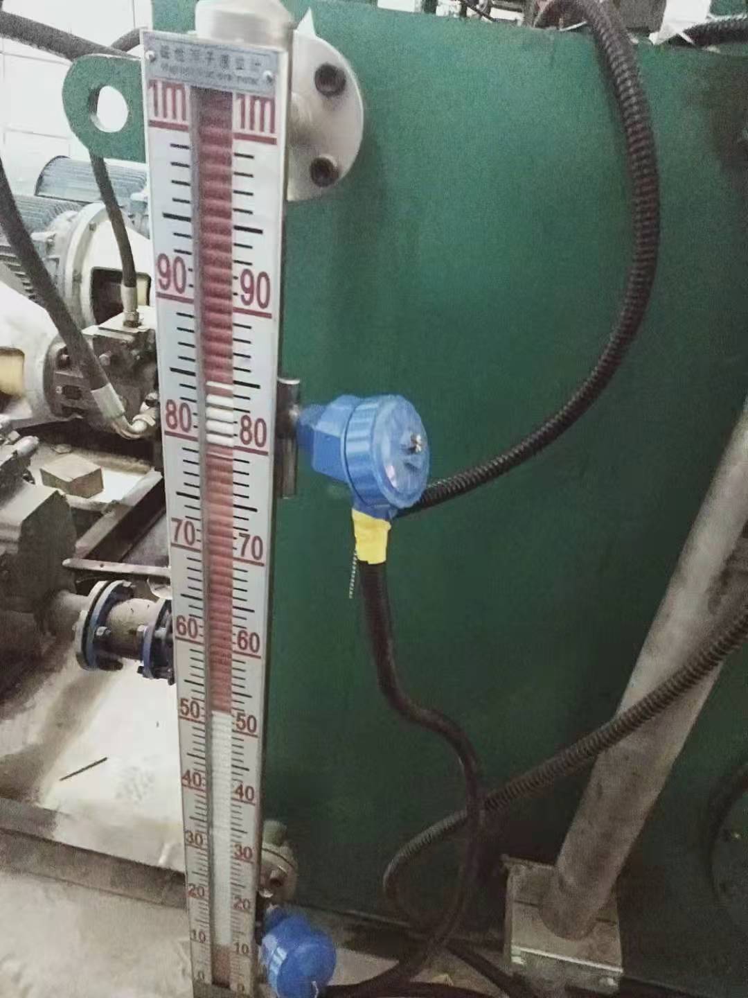 磁翻板液位計(jì)在廣東一家公司儲(chǔ)油箱中安裝